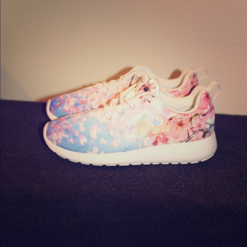 Nike rosha runs